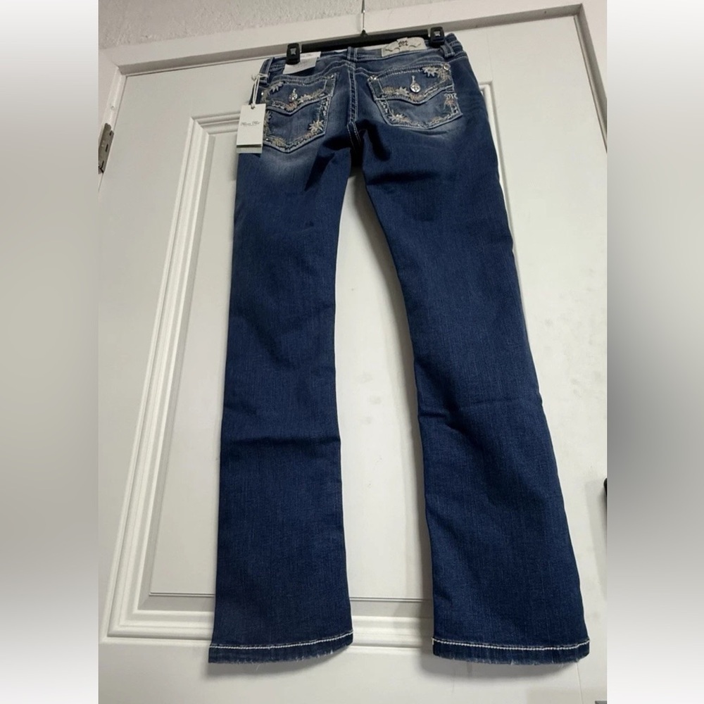 Miss Me Skinny Jeans | Embellished Floral Back Pockets | Stretch Denim
26x31 - Picture 8 of 15